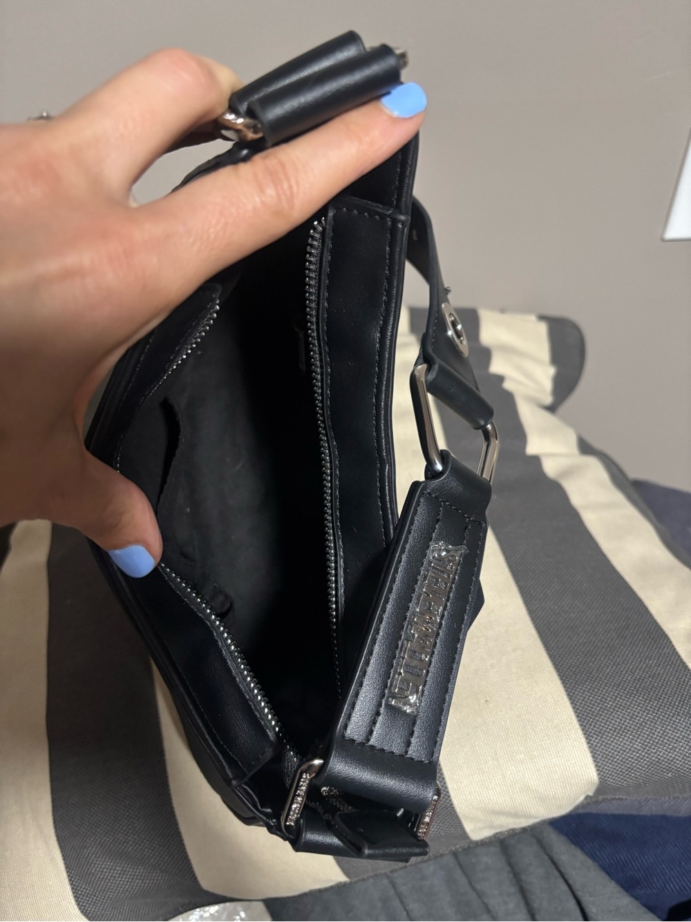 Steve Madden BDIXIE asymmetrical shoulder bag excellent condition - Picture 8 of 12